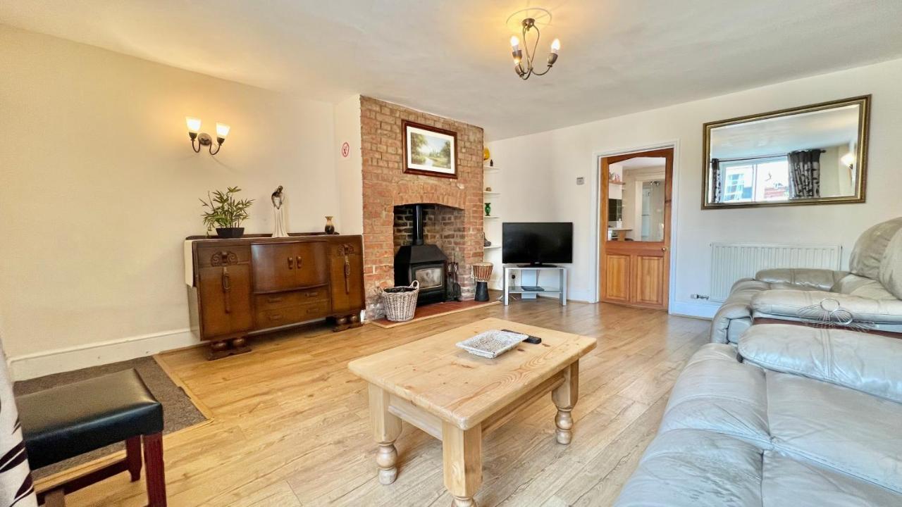 3 Bedroom Character Townhouse On Edge Of Blackdown Hills Wellington (Somerset)