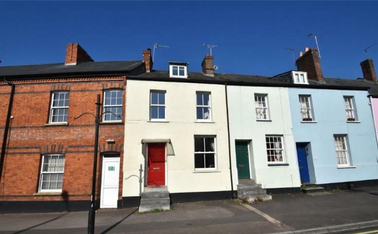 3 Bedroom Character Townhouse On Edge Of Blackdown Hills * Wellington (Somerset)
